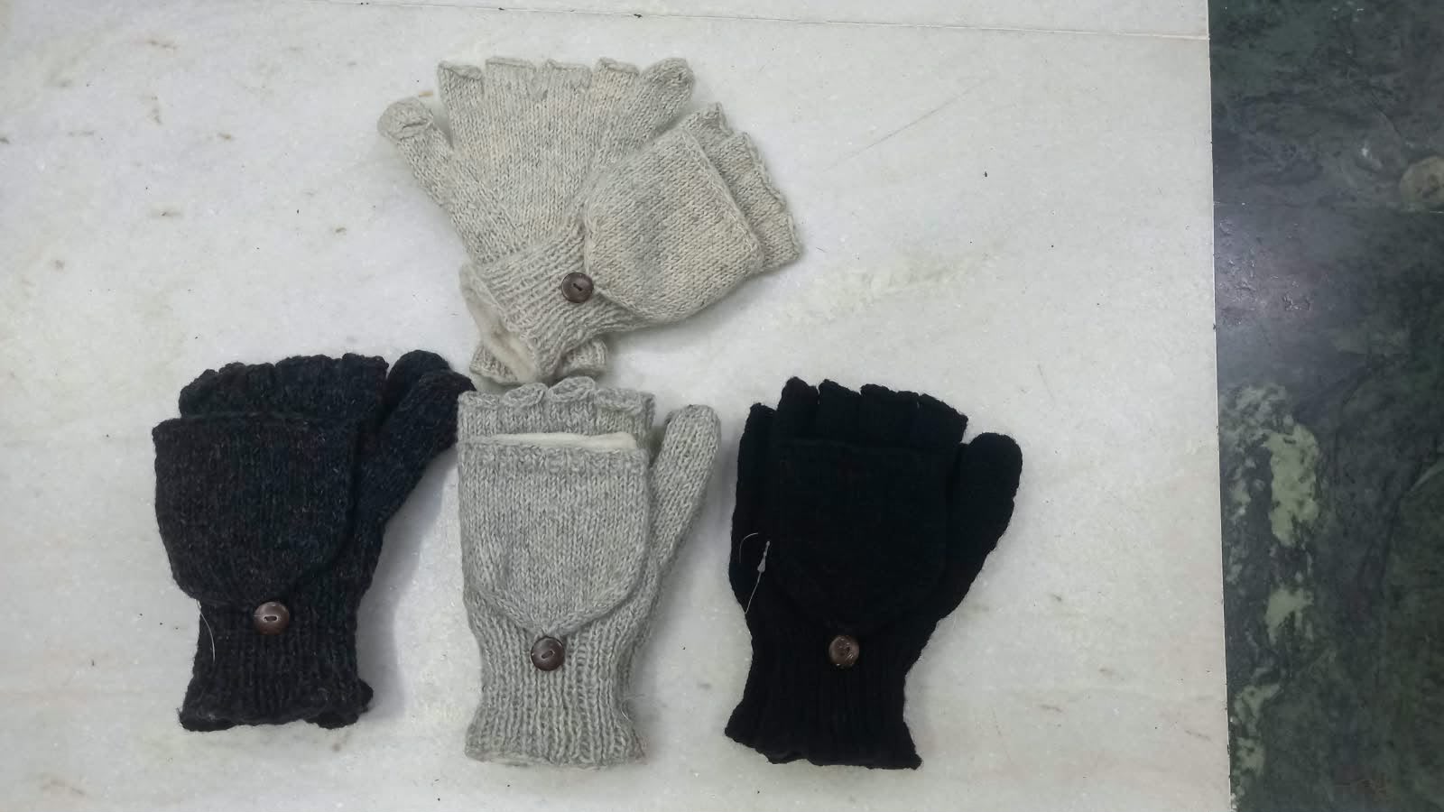 Woolen Gloves - Image 2