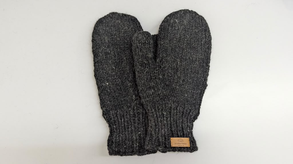 Black Color Woolen Handglove