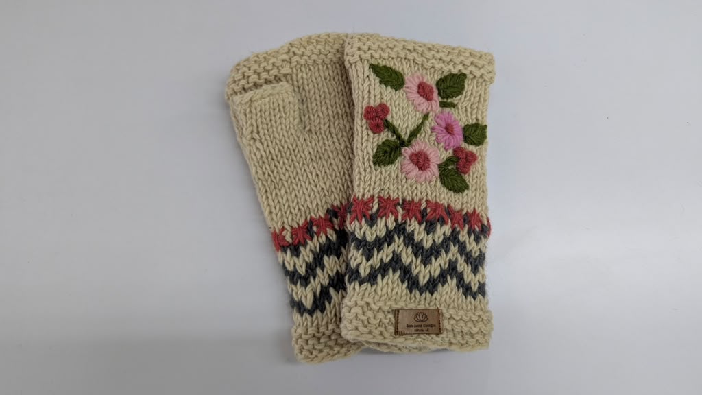 Flower Printed Woolen Cream Color Handglove