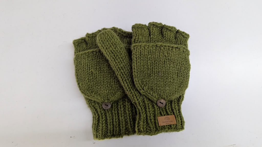 Green Woolen Handglove